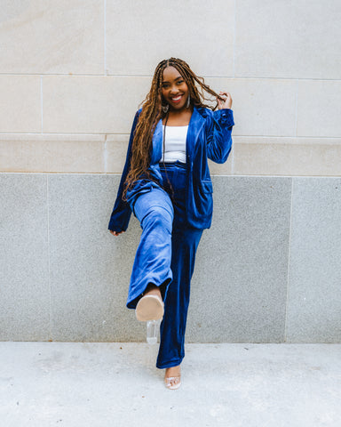 Royal blue velvet suit from chevytahoeatlanta women's boutique in 7152 AH Eibergen