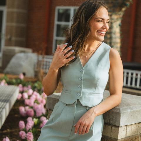 Green pastel vest from generatoarekipor boutique in Poland City