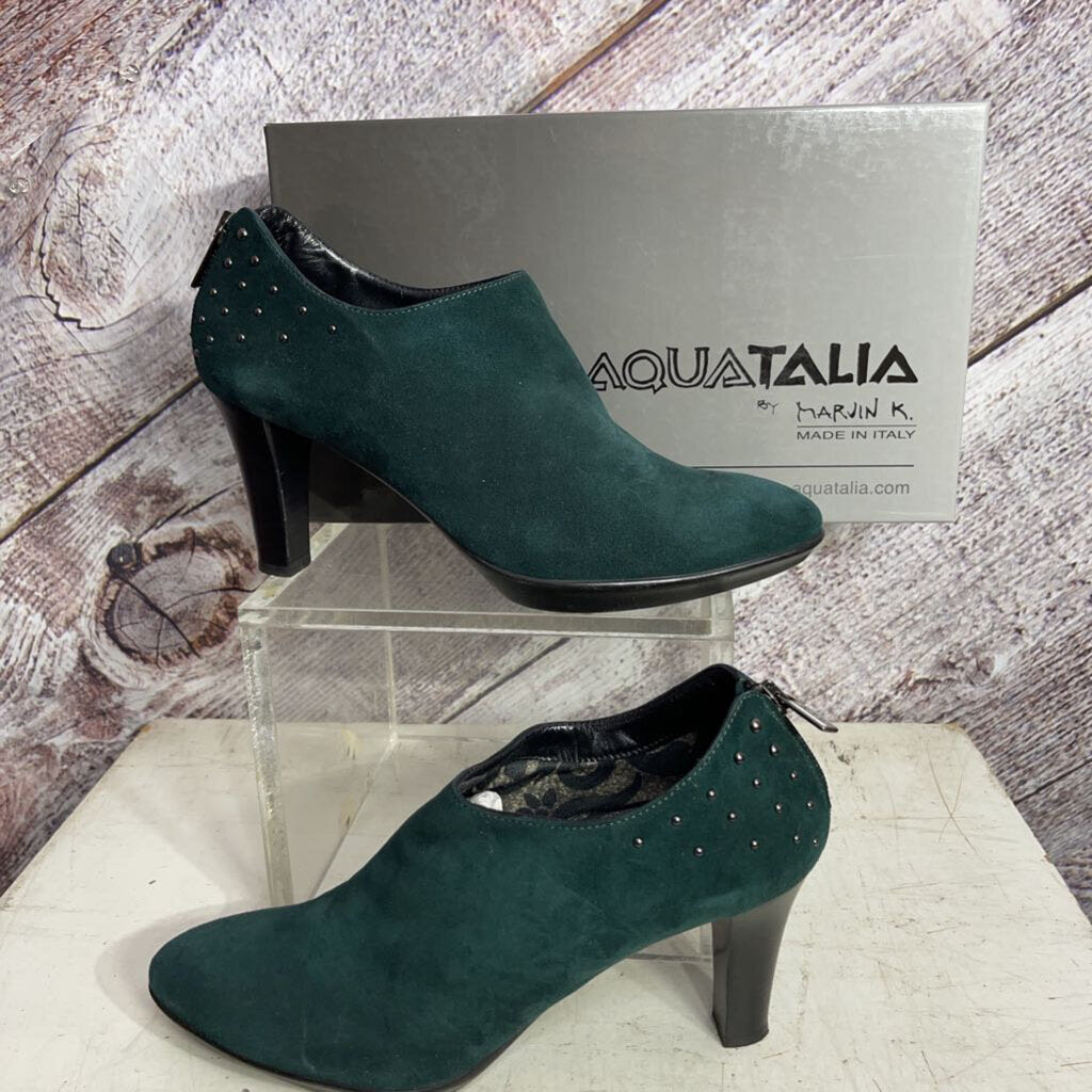 NIB AQUATALIA FOREST GREEN STUDDED REGINA SUEDE BOOTIES SIZE 9.5