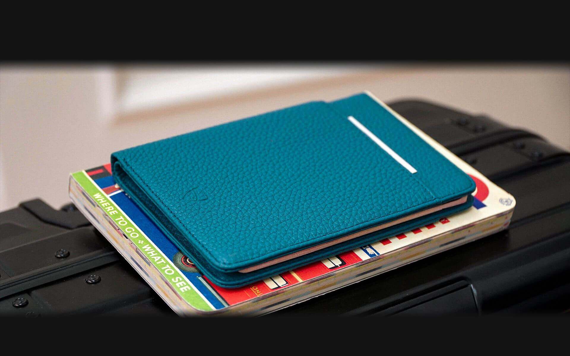 KENSINGTON Passport Wallet