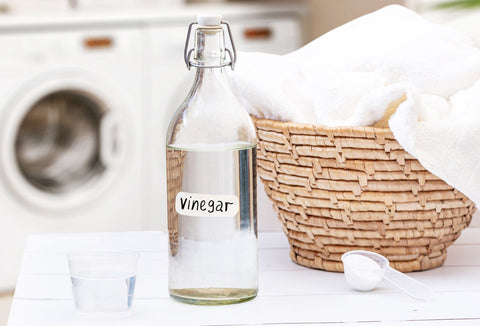 Distilled vinegar laundry