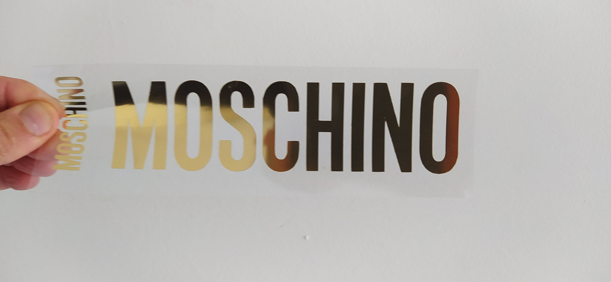 logo moschino