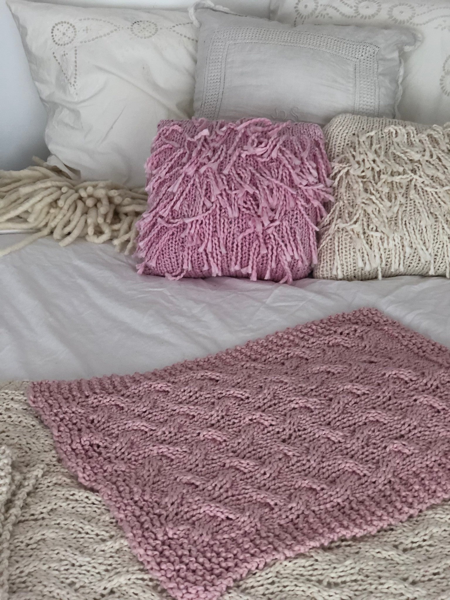 Pin Loom Temperature Blanket 1 Month Update – Rya Knot