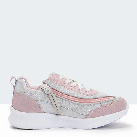 Single shoe Adventure in cherry blossom on off-white background, the easy access is highlighted on instep.