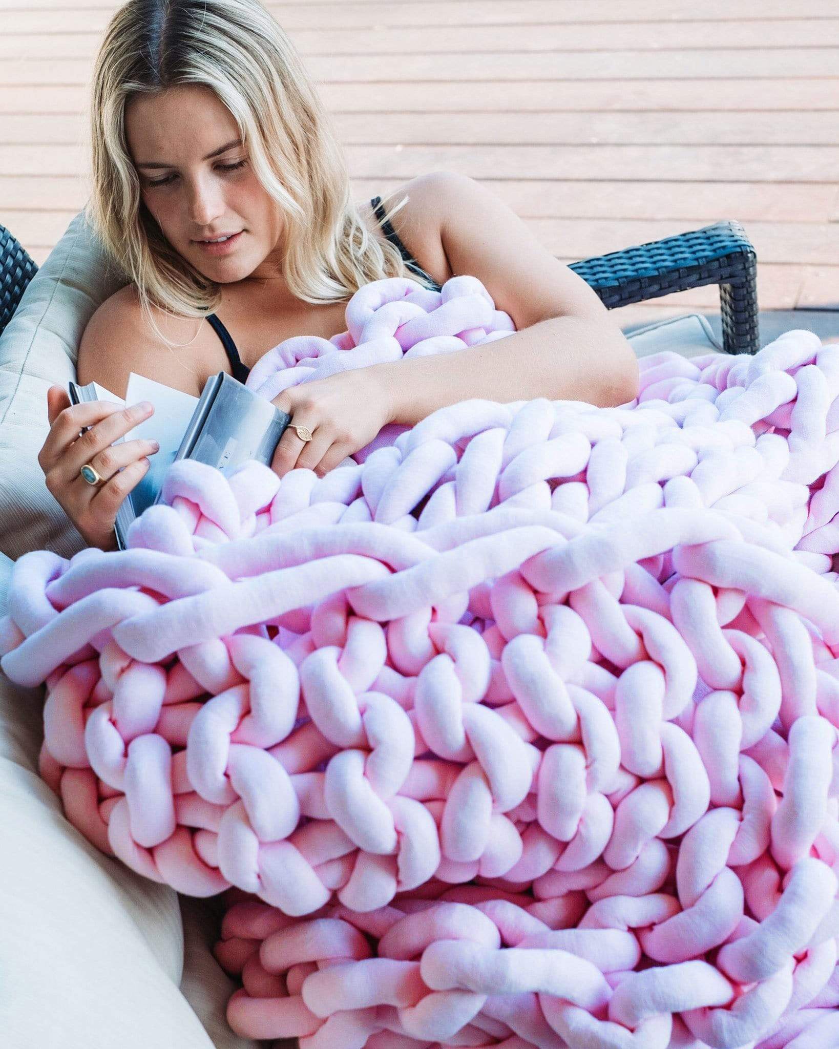 Knitted Weighted Blanket EveryHuman