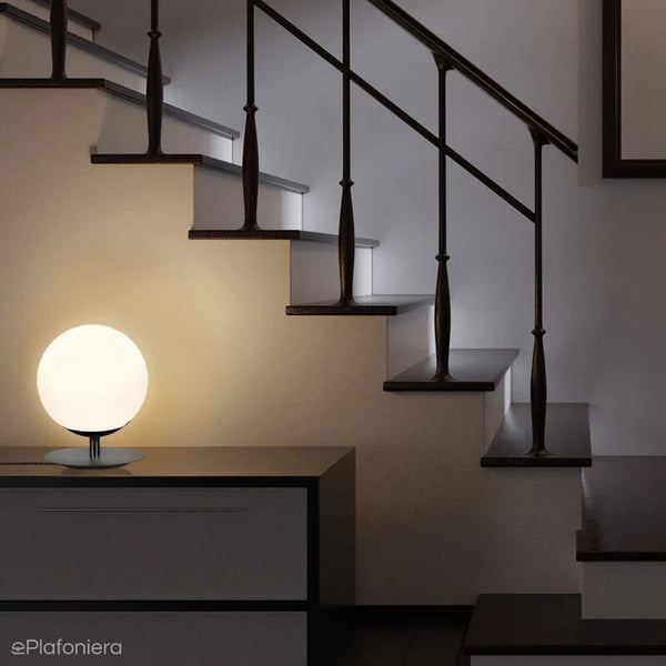 Minimalistyczne oświetlenie domu i nie tylko: TOP 10 lamp, na które warto zwrócić uwagę