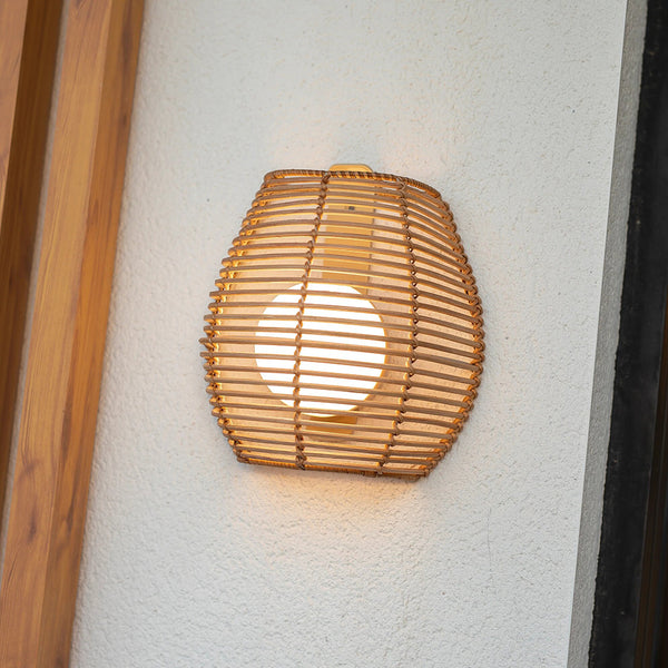 Jakie lampy nad drzwiami wejściowymi sprawdzają się najlepiej? Poradnik jak zaplanować oświetlenie nad wejściem do domu