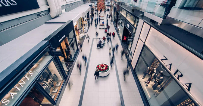 intérieur d'un centre commercial