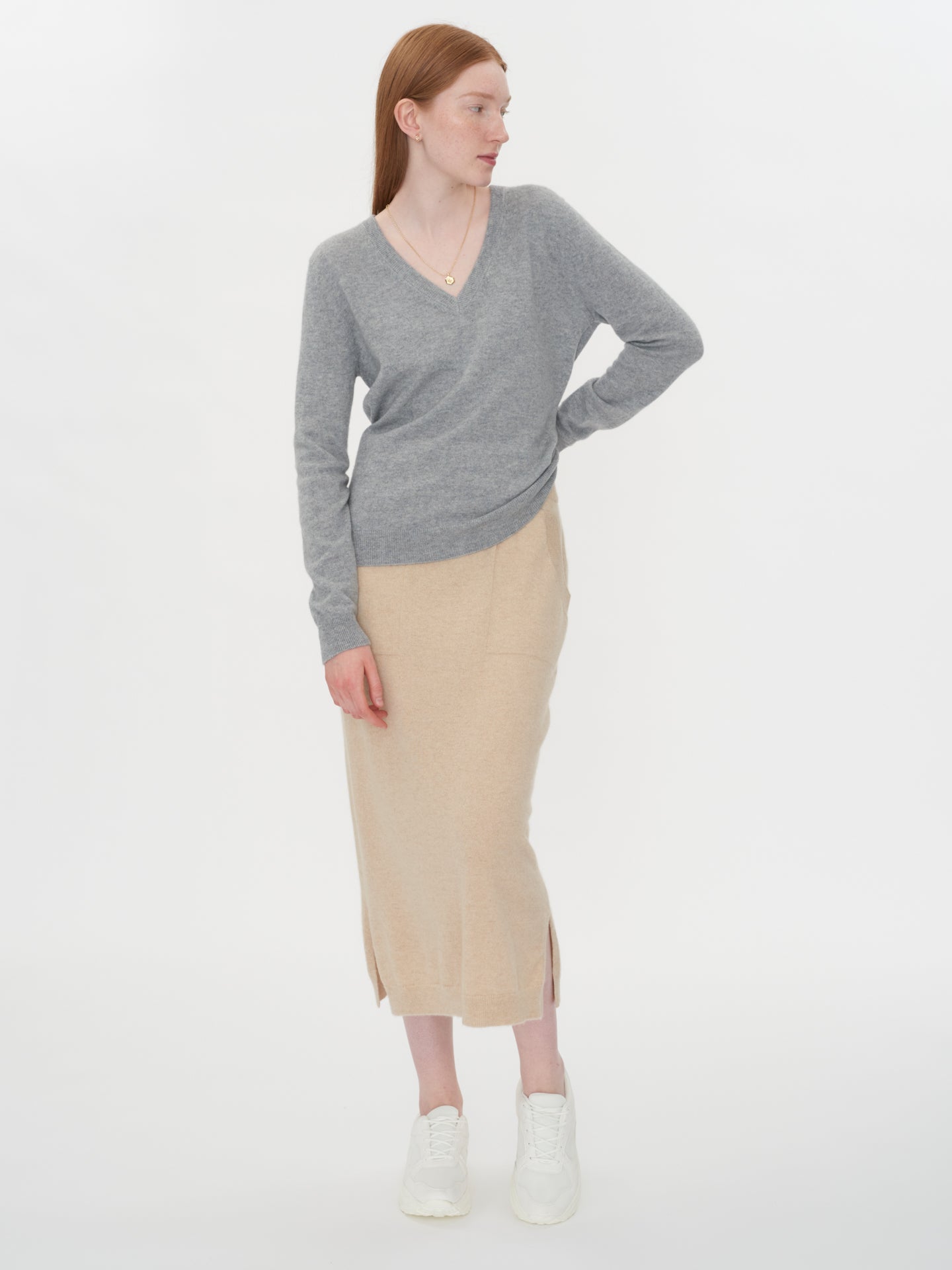 Damen Kaschmir Basic V-Ausschnitt Pullover Hellgrau - Gobi Cashmere