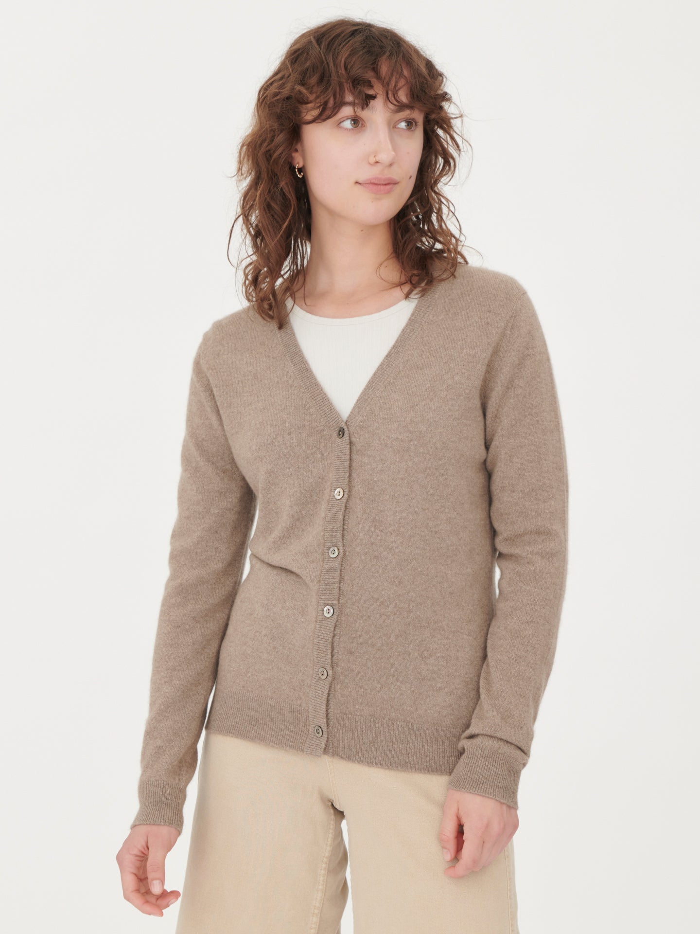 Damen Kaschmir V-Ausschnitt Strickjacke Taupe - Gobi Cashmere