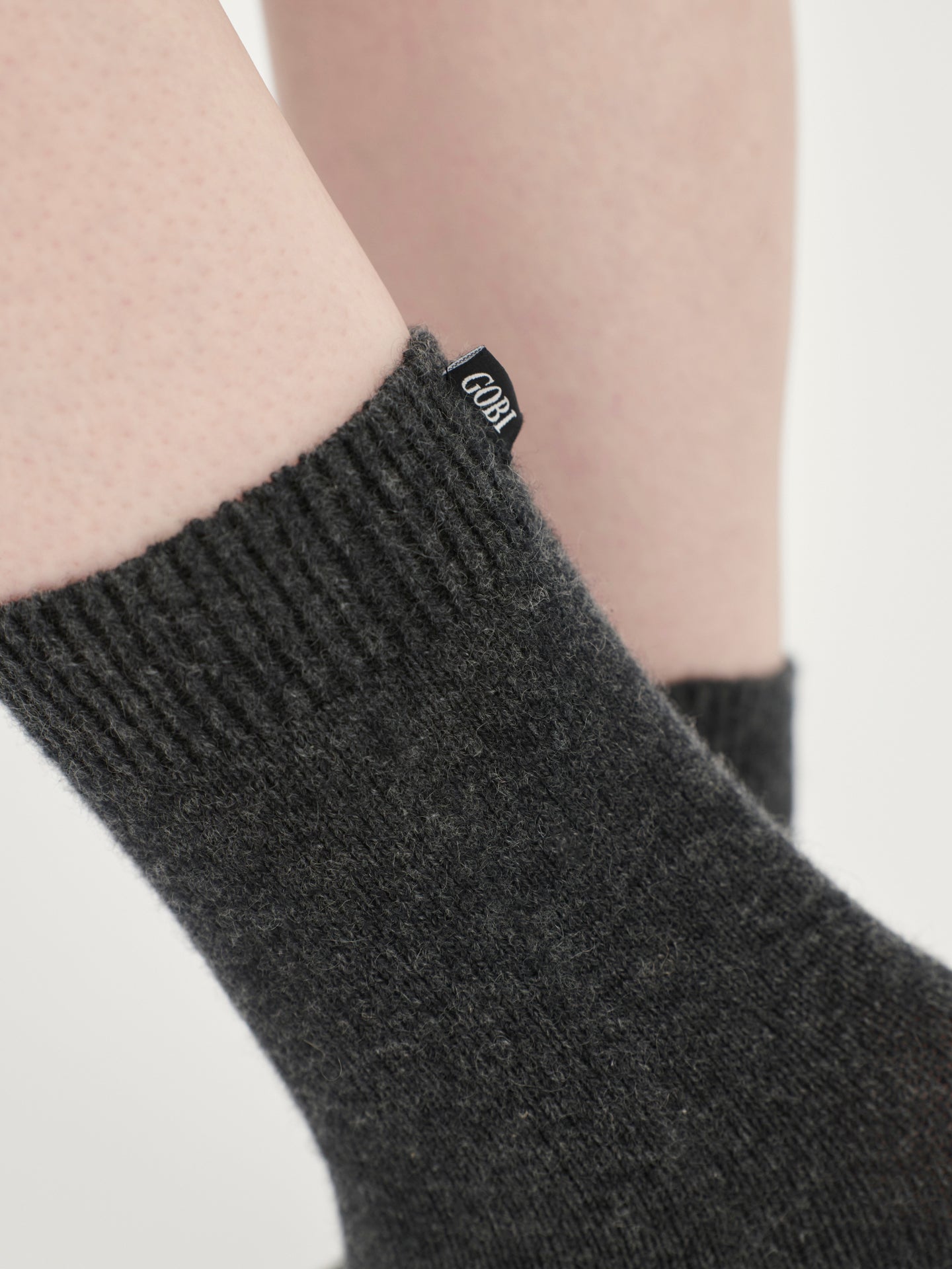 Unisex Kaschmir Trimmstrick-Socken Holzkohle - Gobi Cashmere