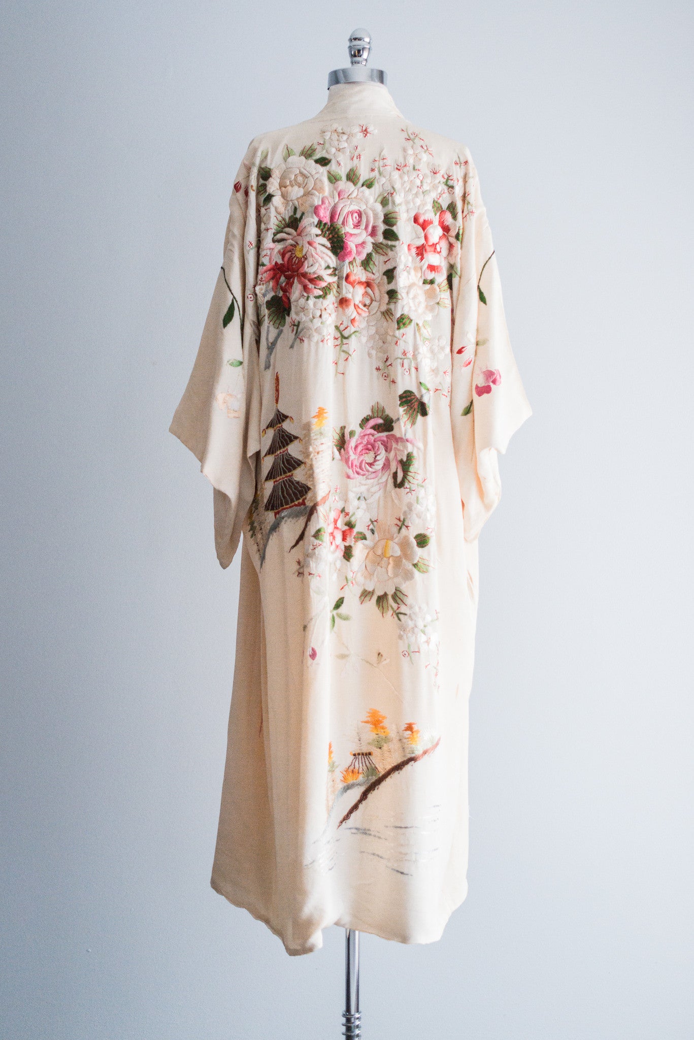 Antique Ivory Kimono with Colorful Embroidery - One Size | G O S S A M E R