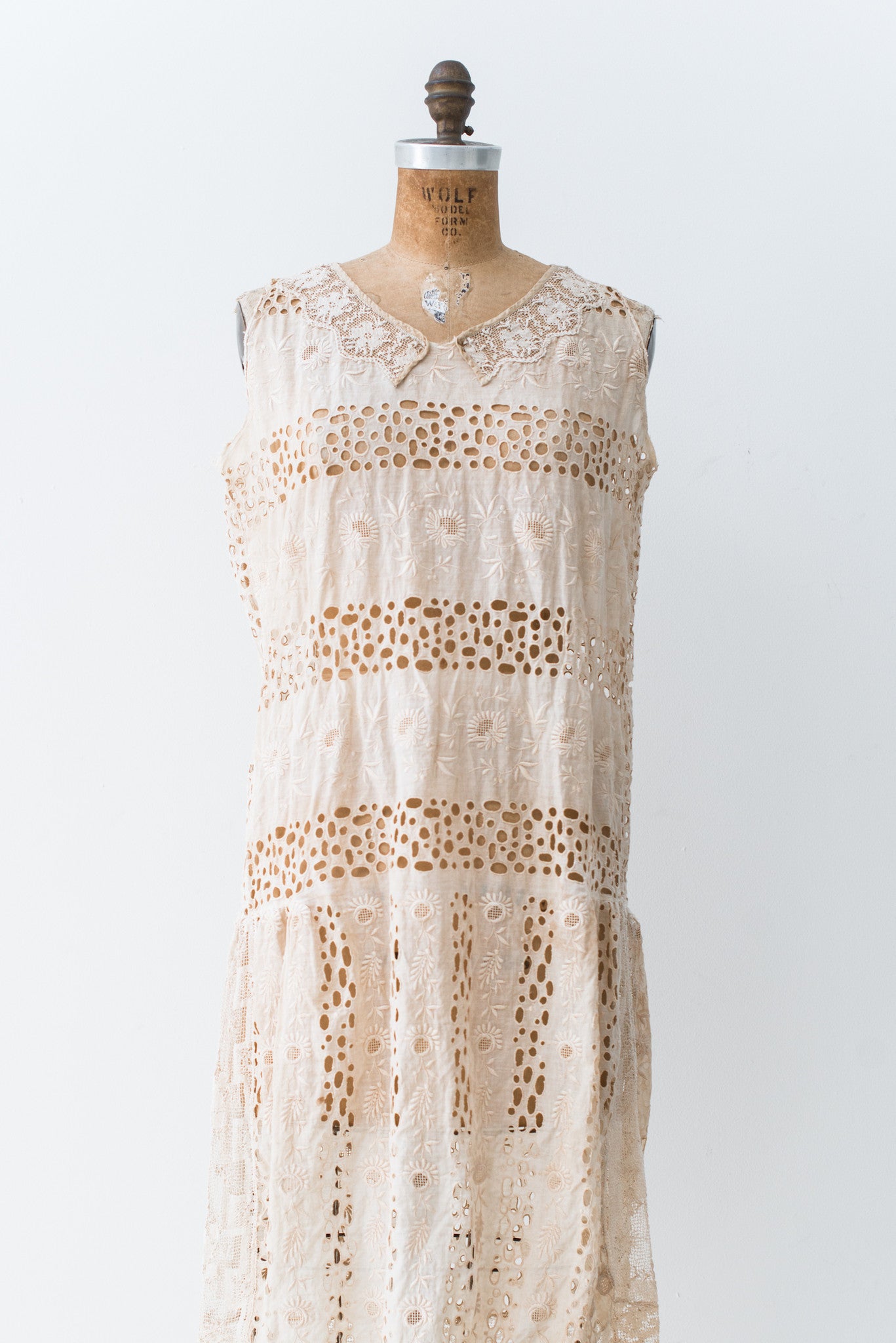 1920s Embroidered Muslin Flapper Dress - S - G O S S A M E R