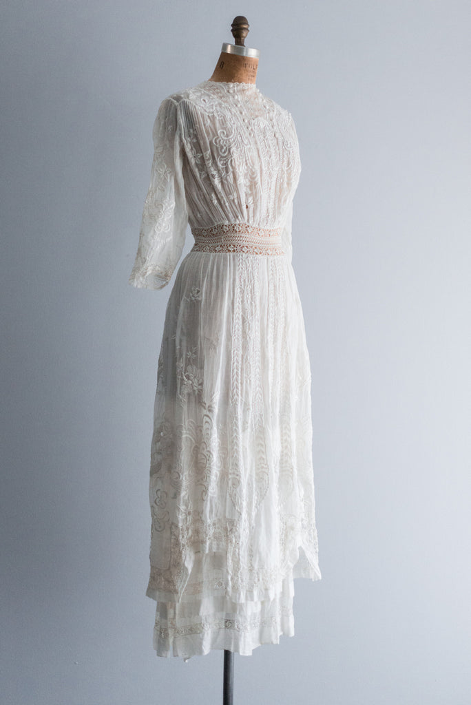 1930s Peach Silk Lace Dress - S | G O S S A M E R