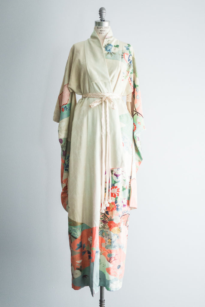 1940s Silk Light Mint Floral Kimono - One Size | G O S S A M E R