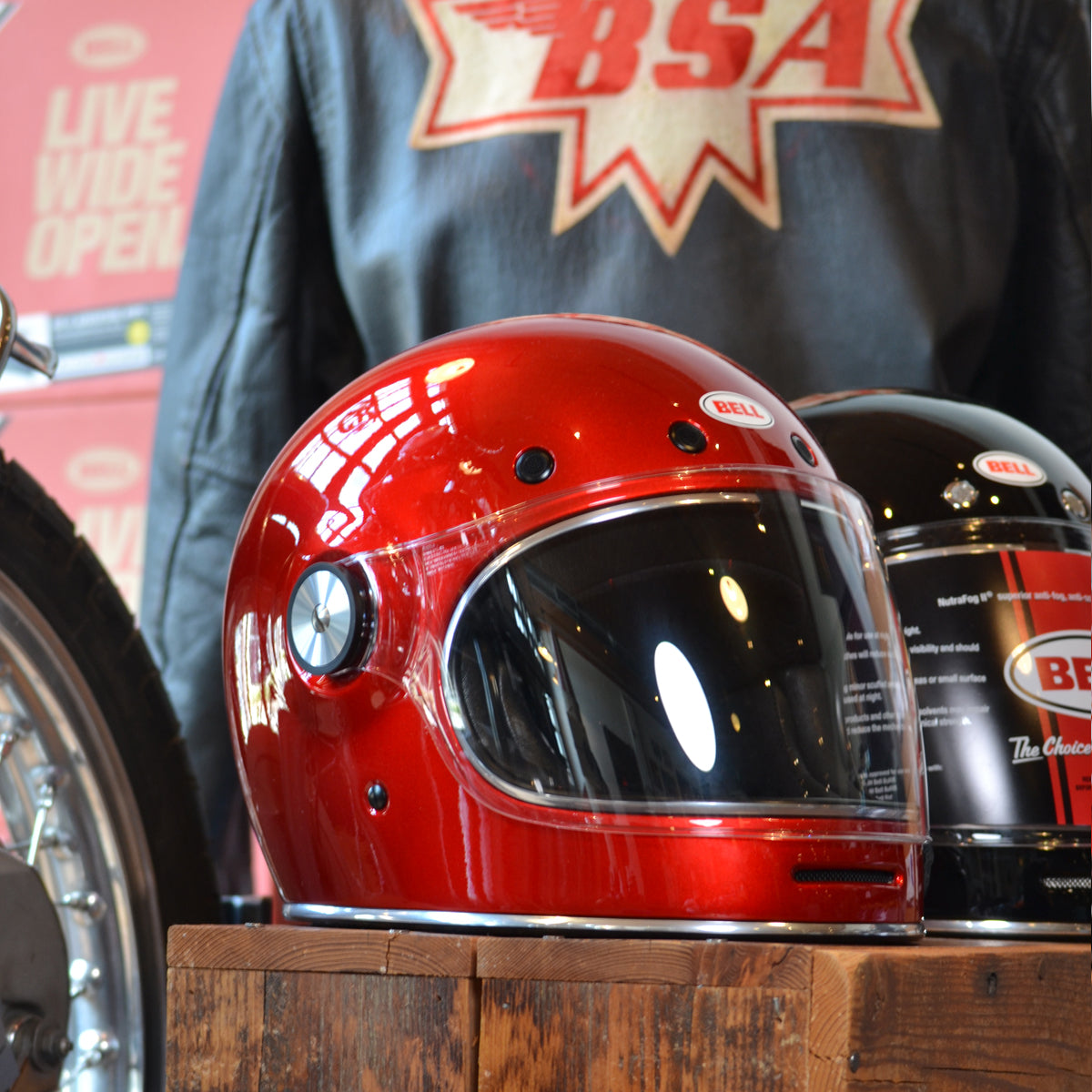 BULLITT HELMET - CANDY RED