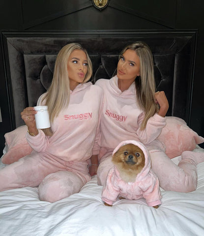 Ellie and Daisy O'Donnell in Snuggy