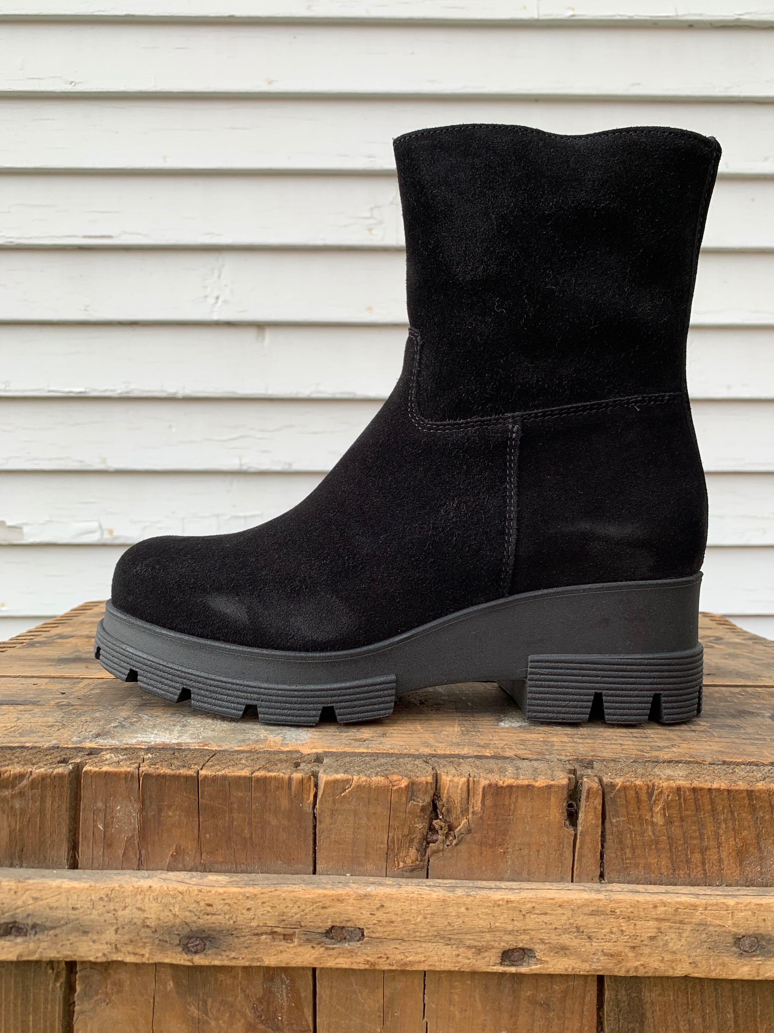 Zorina Suede Shearling Lined Boot | Black