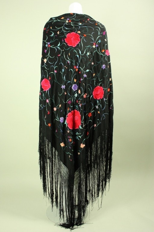 Vintage 1920's Cantonese Hand-Embroidered Piano Shawl