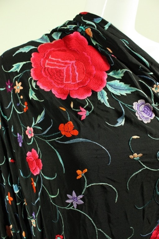 Vintage 1920's Cantonese Hand-Embroidered Piano Shawl