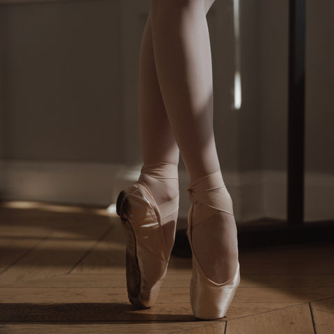 history of ballet flats, origin of pointe shoes