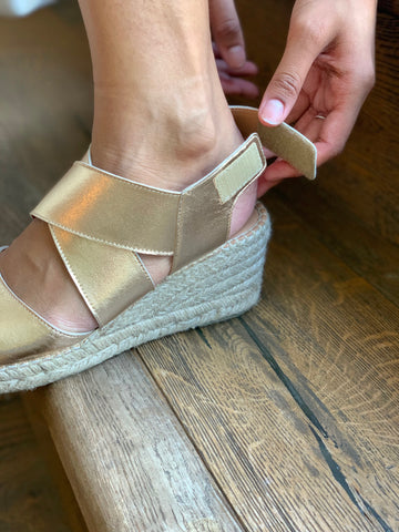 wide fit wedges with adjustable strap for swollen feet