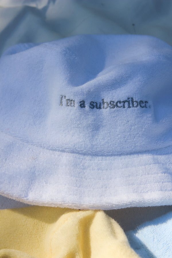 Read the Paper Terry Cloth Bucket Hat – Shop LA Times