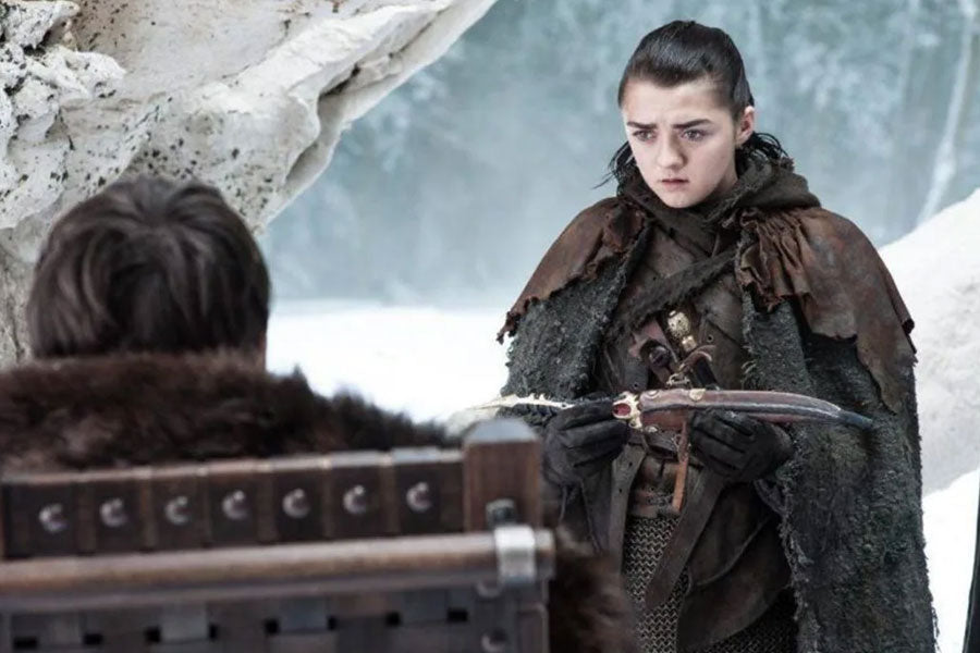 arya stark with her dagger