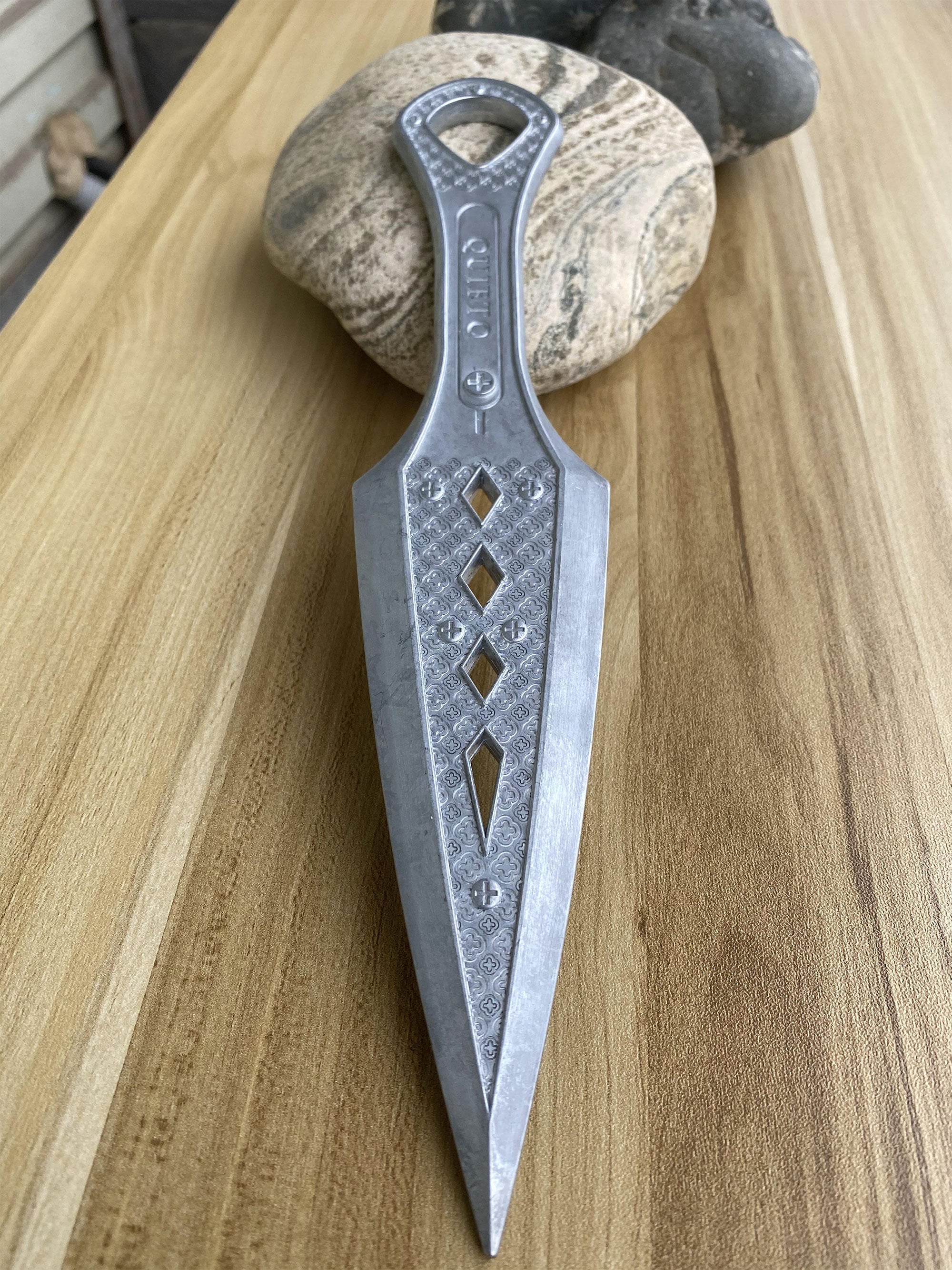 wraith kunai display