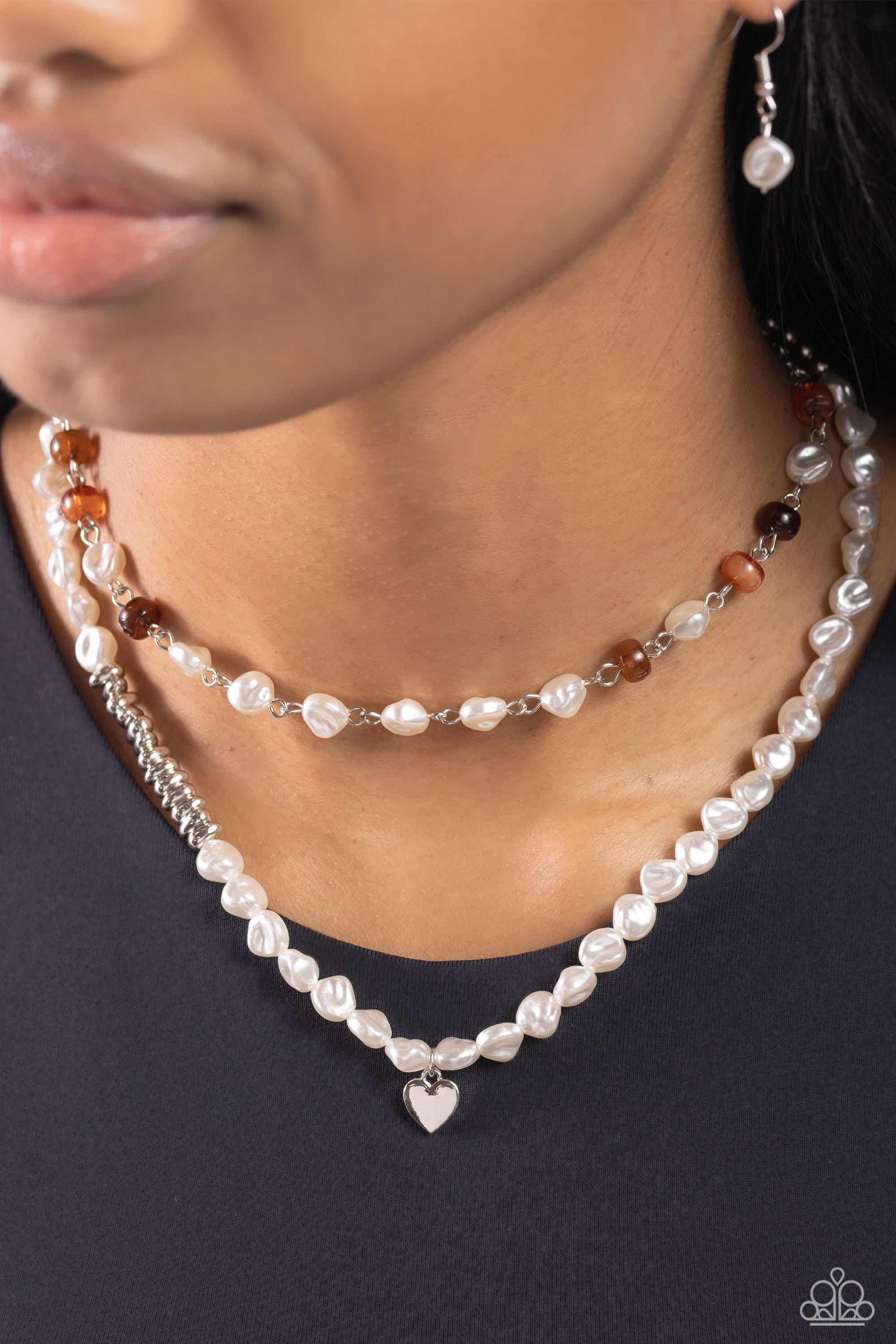 Paparazzi Girl's Gotta Glow November 2020 LOTP White Rhinestone Necklace –  GlaMarous Titi Jewels
