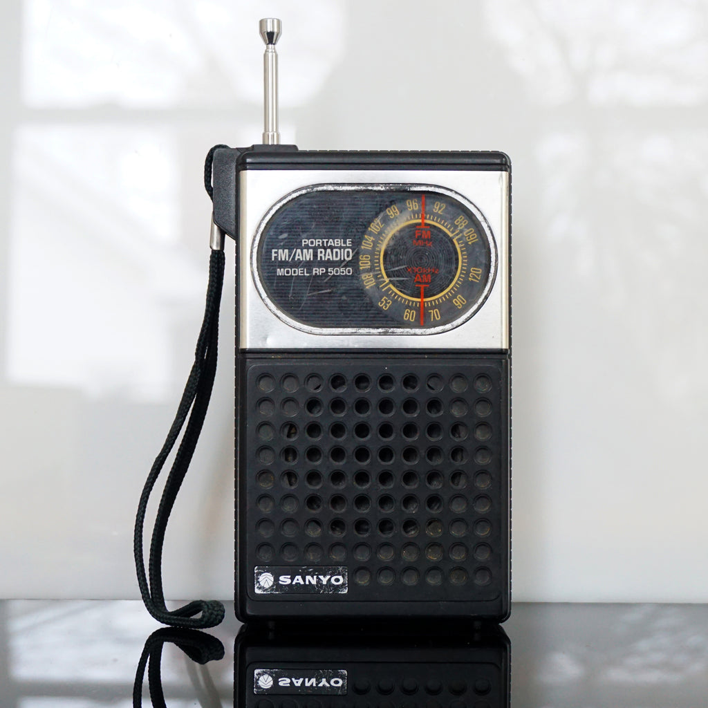 Vintage Sanyo Portable AM/FM Radio: Model RP 5050. Made in Hong Kong ...