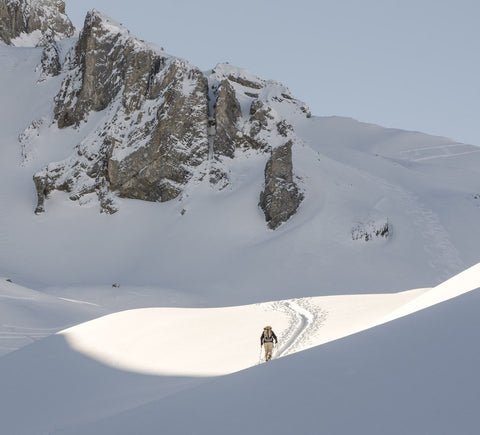 Roland Cachot fait du ski de randonnée à Ovronnaz, région du Grand Muveran, dans les Alpes suisses.