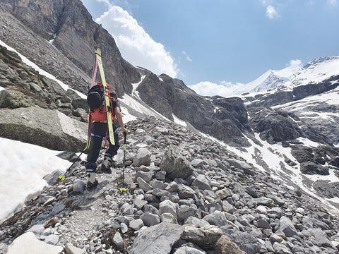 Arnaud Cottet dans le Turtmanntal, en route pour le Weisshorn. Glacier Optics