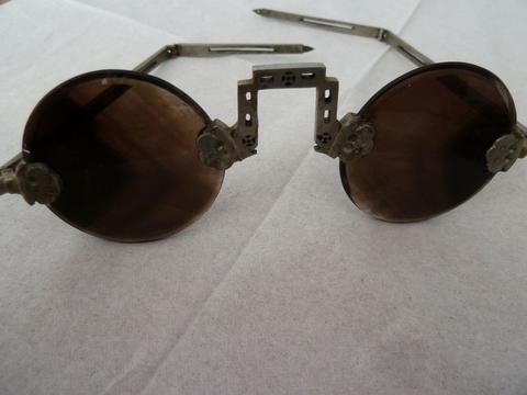 premières lunettes de soleil au monde