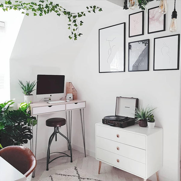 Modern home office with beautiful furnishings