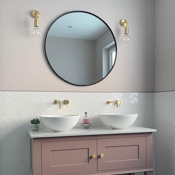Bathroom with dual tone wallpaper