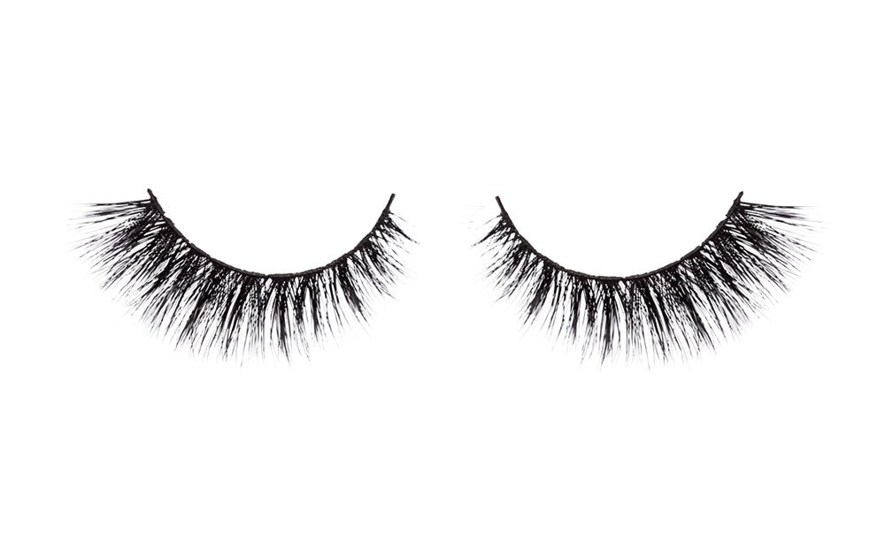 Here's how a pair of better quality silk lashes look.