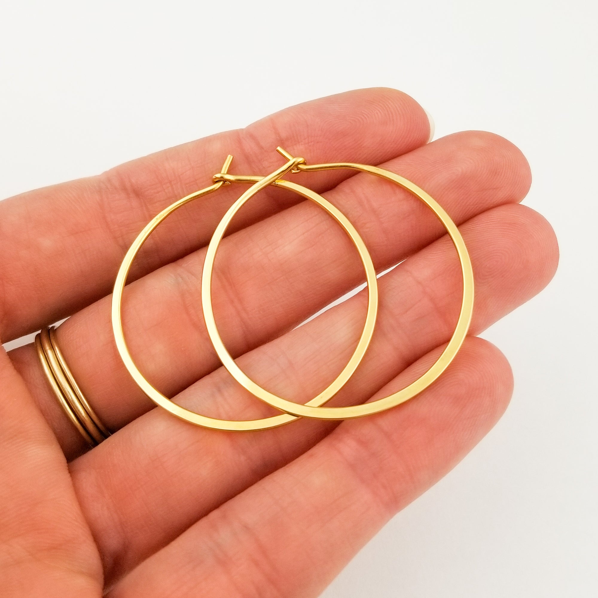 Classic Hoops Thick Satin Small Gold