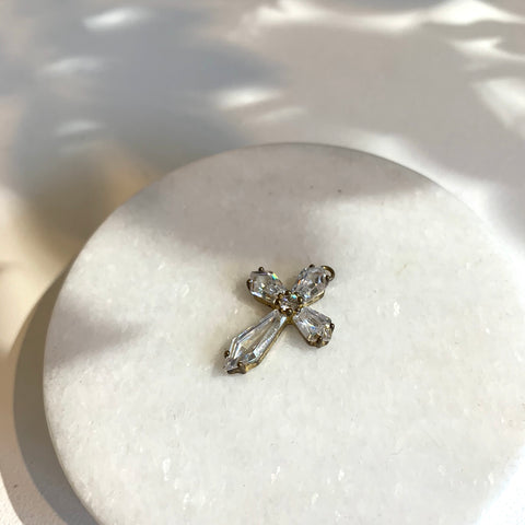 Vintage Cross Charm L01