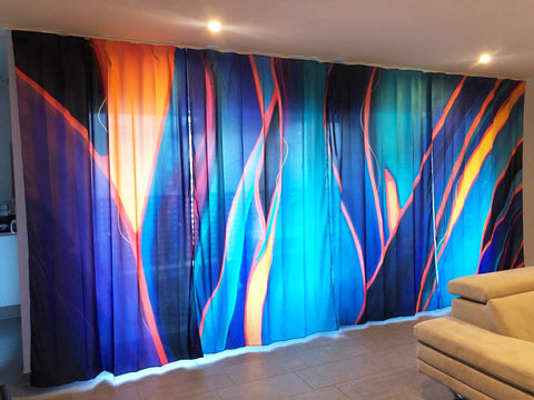 Tenda Panoramica "Spettacolare Illustrazione Blu" per bellissima vetrata panoramica, composta da 4 parti e realizzata in tessuto Silk. 