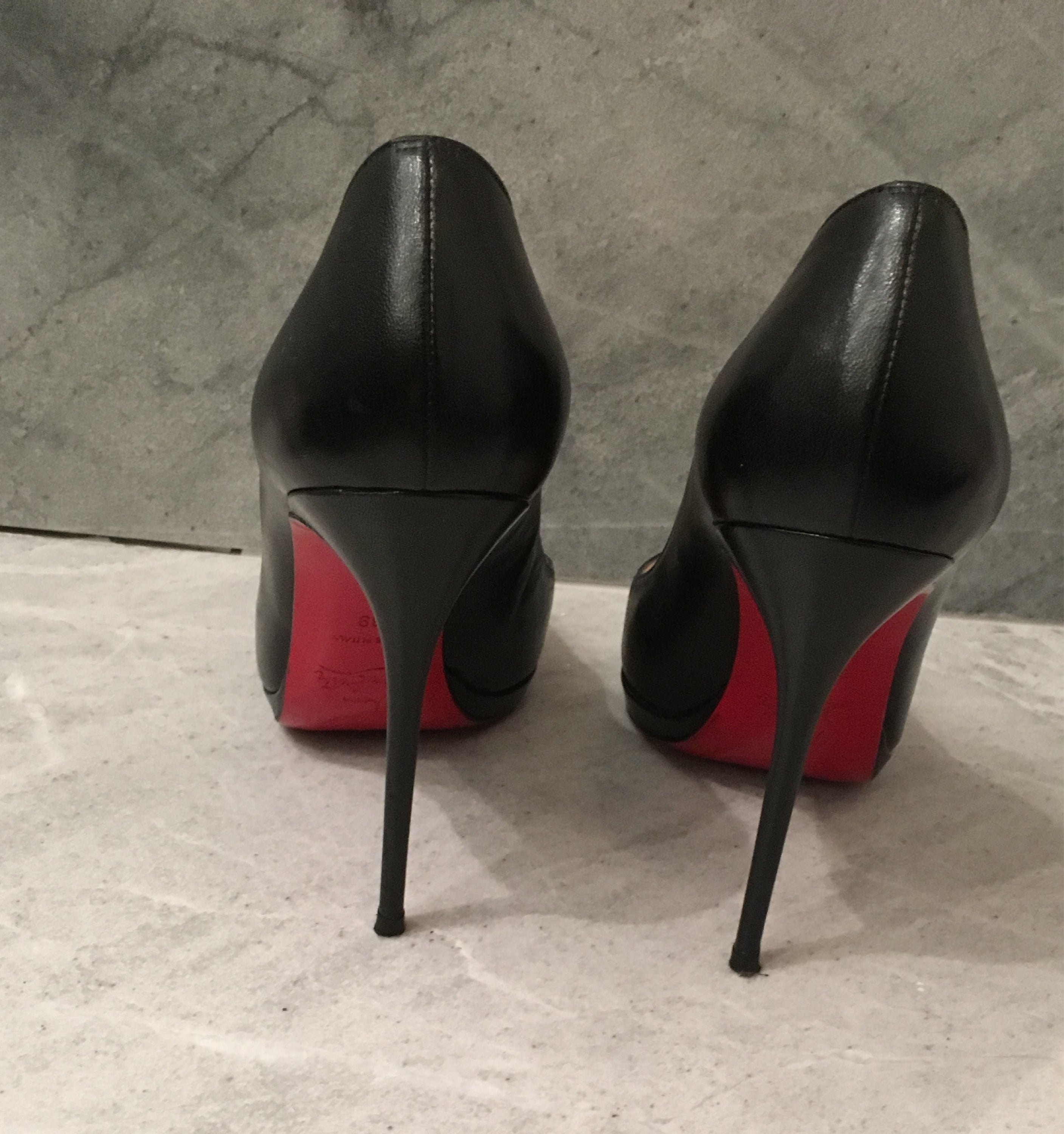 Christian Louboutin Black Neofilo Pump – Tulerie