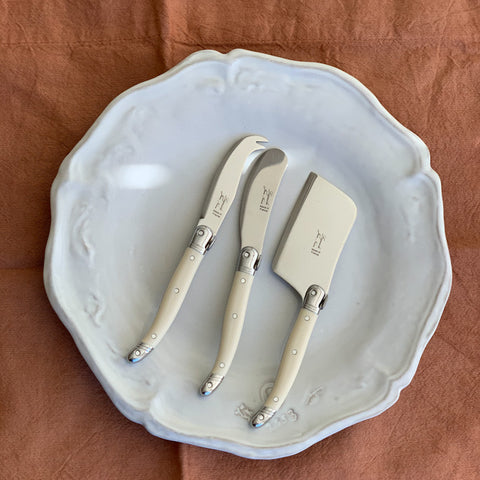 https://cdn.shopify.com/s/files/1/0250/3478/4852/products/Laguiole_cheeseset_ivory2_large.jpg?v=1682589207
