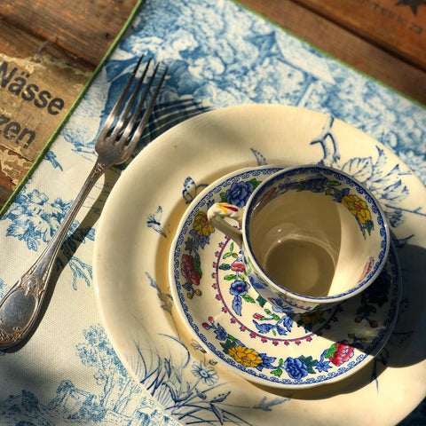 Toile de jouy blue cotton tablecloth – Hostaro Tableware