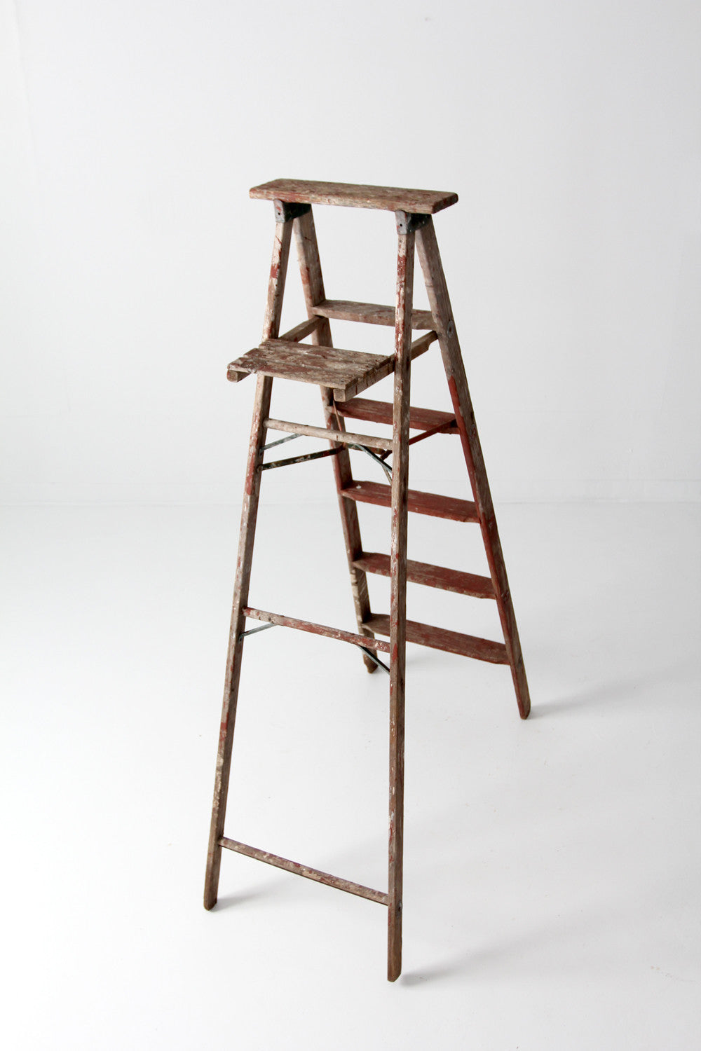 vintage red wooden painter's ladder, 5.5 feet – 86 Vintage