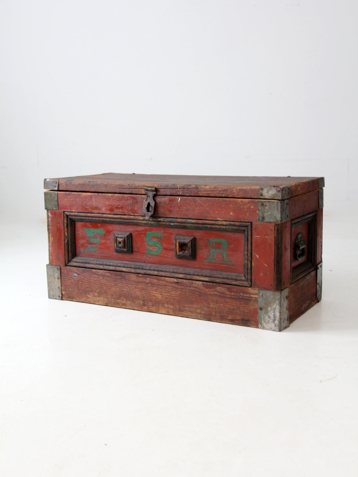 antique galvanized top wood chest – 86 Vintage