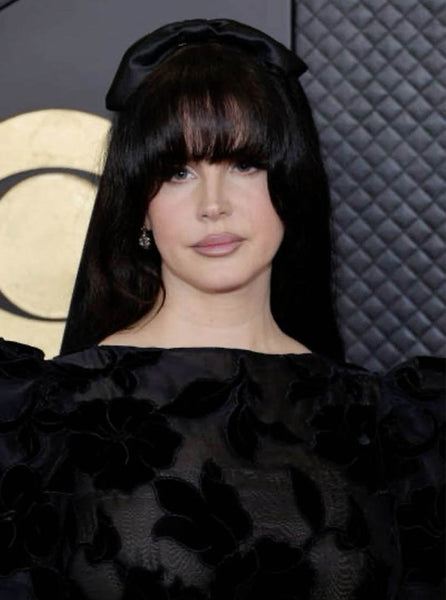 Lana Del Rey's bow hairstyle with big fringes