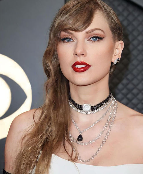 Taylor Swift's one-side braided blonde tresses