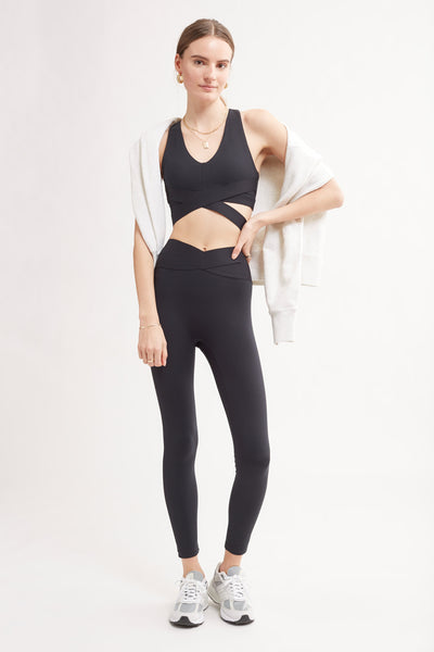 High-Waisted Criss-Cross Training Leggings with Hip Pockets in 2023