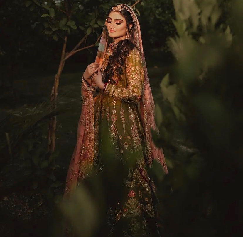 𝒁𝒂𝒓𝒍𝒊𝒔𝒉 𝒃𝒚 𝑴𝒐𝒉𝒔𝒊𝒏 𝑵𝒂𝒗𝒆𝒆𝒅 𝑹𝒂𝒏𝒋𝒉𝒂- The darling luxury collection inspired by the architecture of lahore and classic designer pakistani fashion!