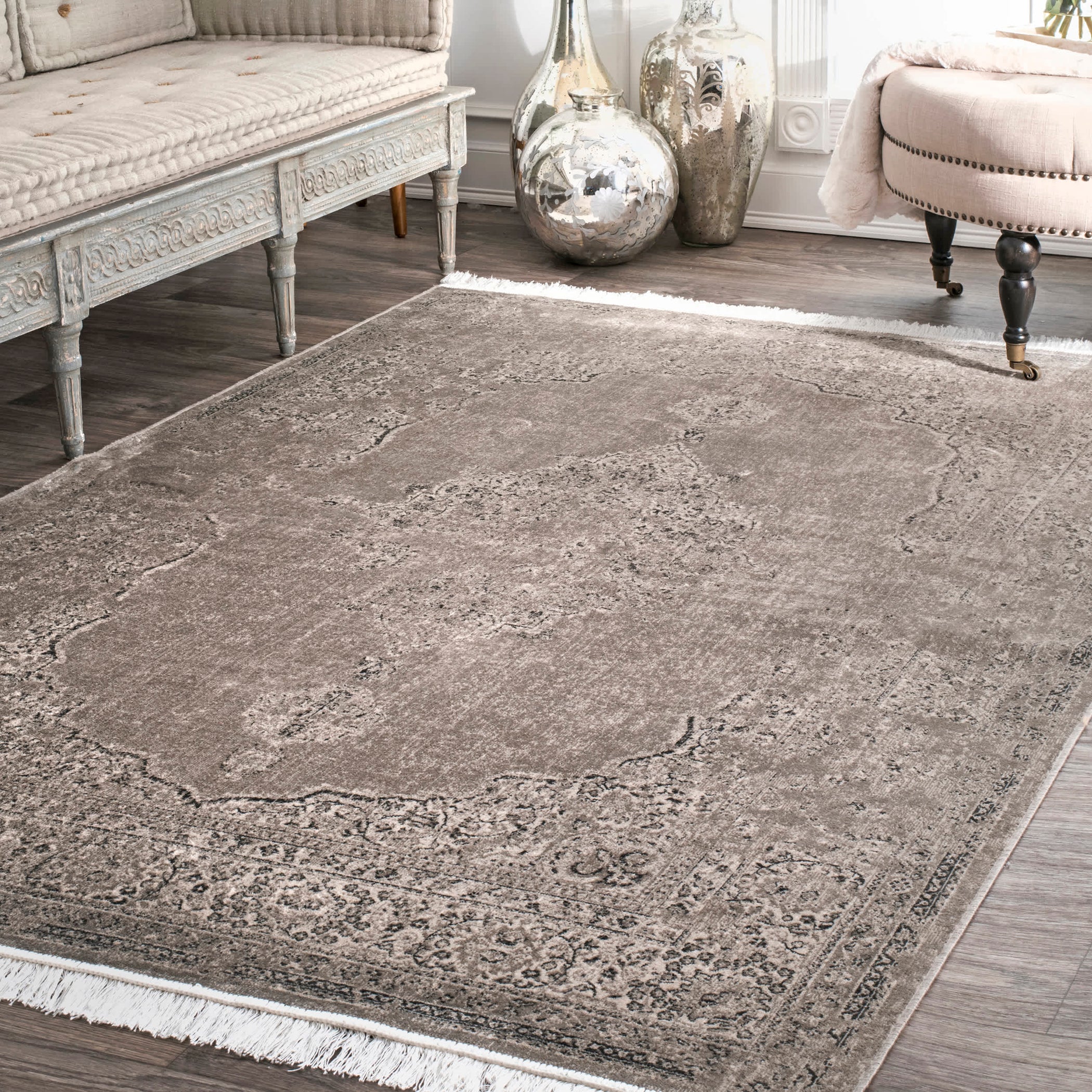 Vintage Medallion Cantrell Fringe Area Rug — nuLOOM